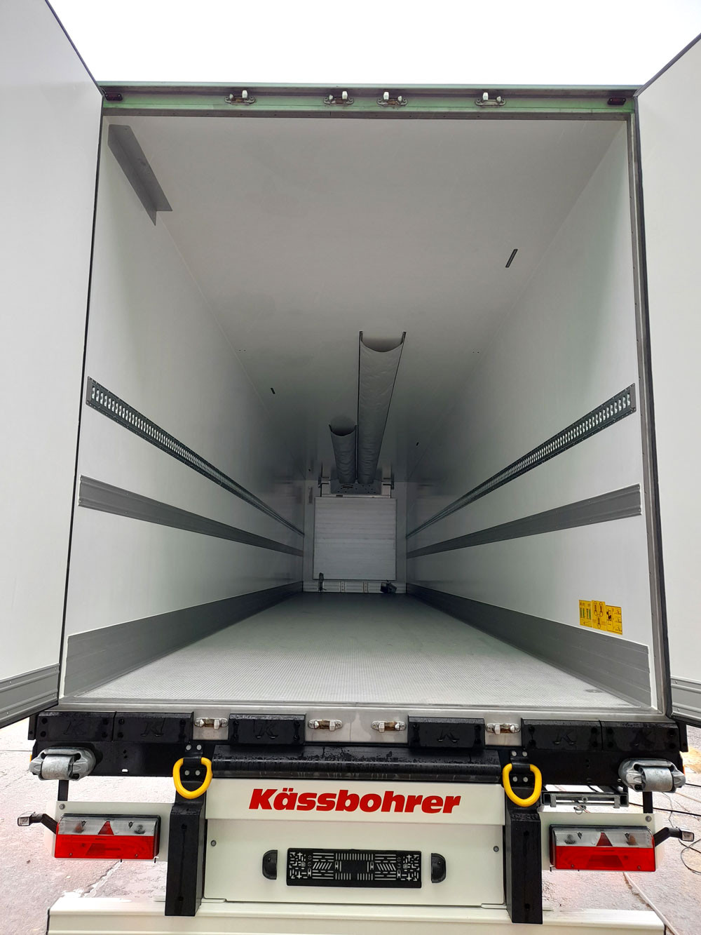 Рефрижераторный полуприцеп Kässbohrer Standard Reefer K.SRI C / 10–12 / 27, фото 4 – Автек Рефрижераторный полуприцеп Kässbohrer Standard Reefer K.SRI C / 10–12 / 27, фото 4 – Автек