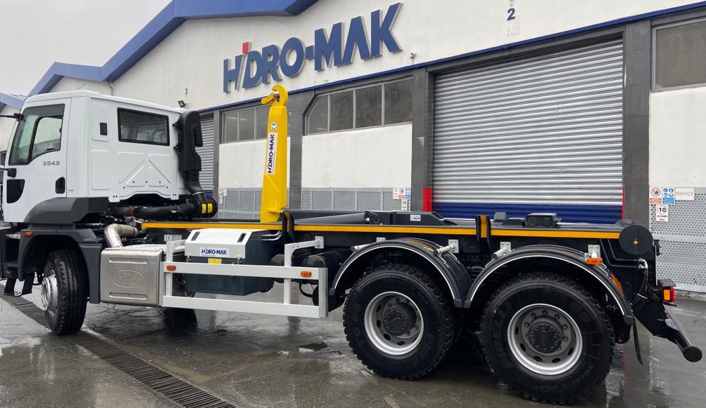 Крюковой погрузчик на шасси FORD TRUCKS 3333 DC 6×4 HIDRO-MAK 20 т, фото 1 – Автек